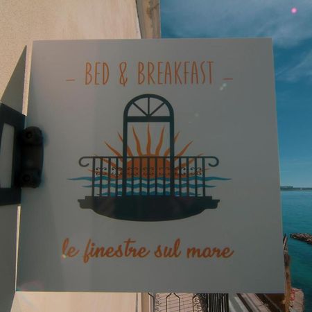 B&B Le Finestre Sul Mare Taranto Exterior photo