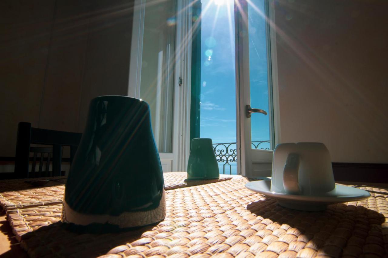 B&B Le Finestre Sul Mare Taranto Exterior photo