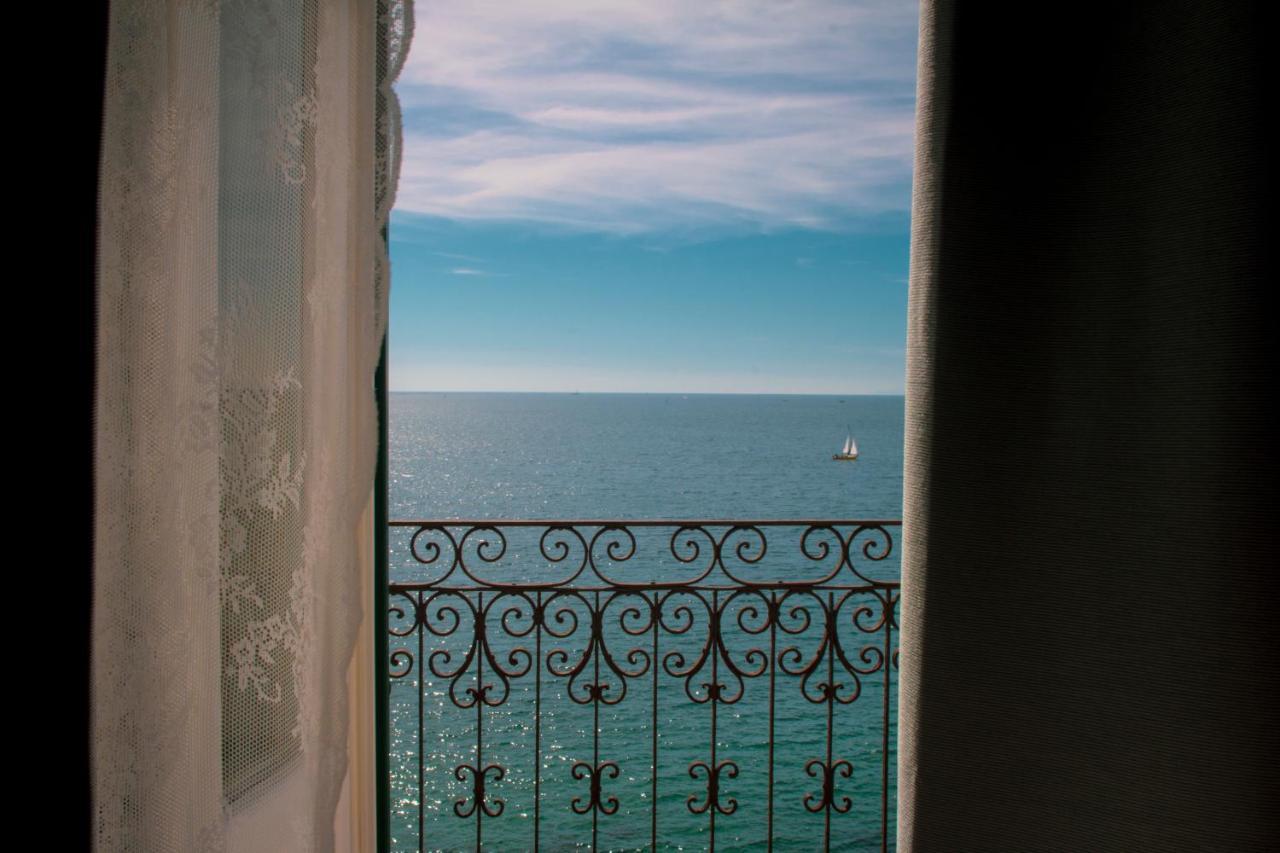 B&B Le Finestre Sul Mare Taranto Exterior photo
