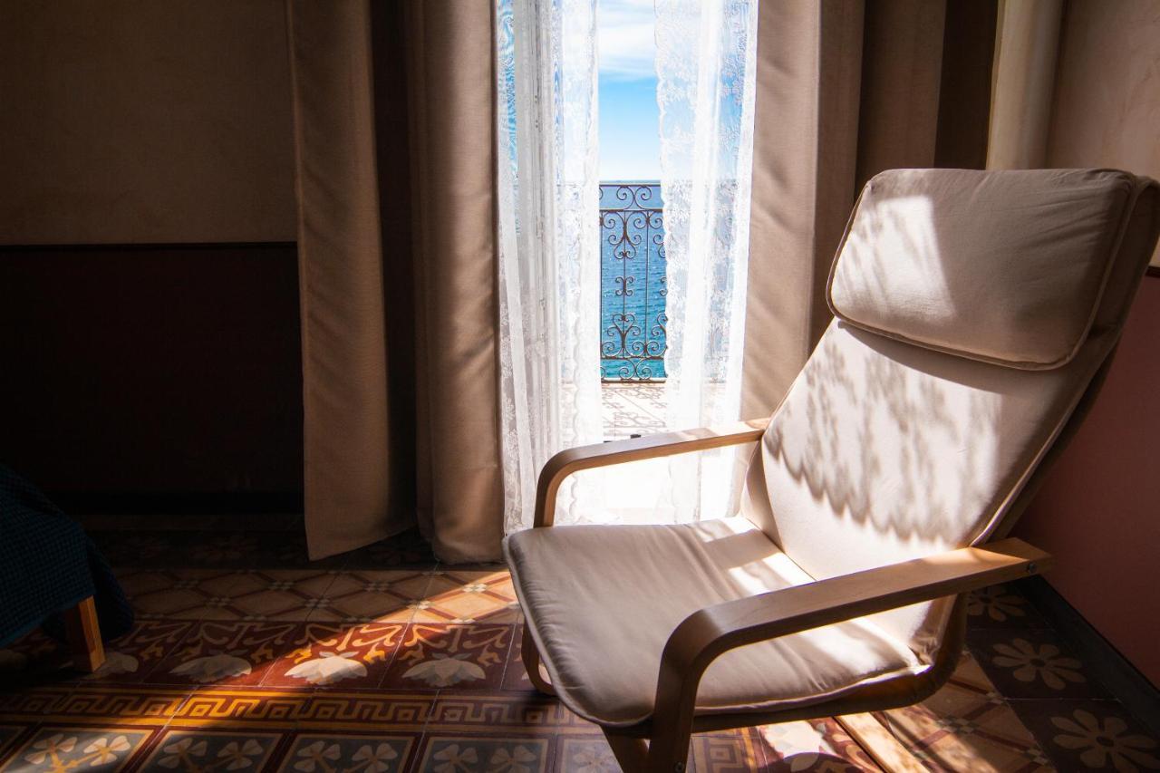 B&B Le Finestre Sul Mare Taranto Exterior photo