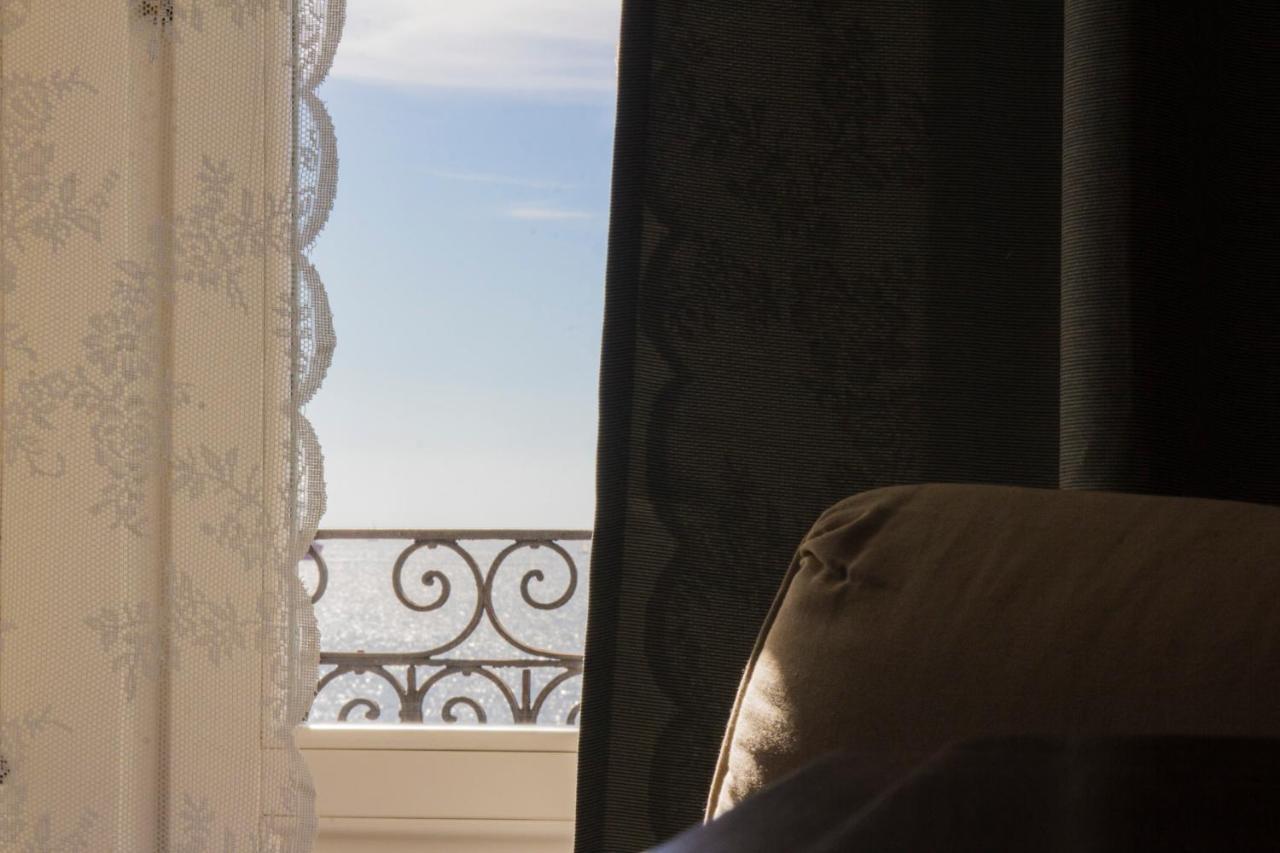 B&B Le Finestre Sul Mare Taranto Exterior photo