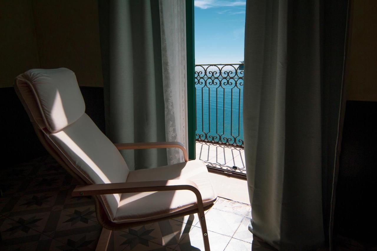 B&B Le Finestre Sul Mare Taranto Exterior photo
